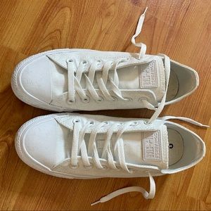 White low converse